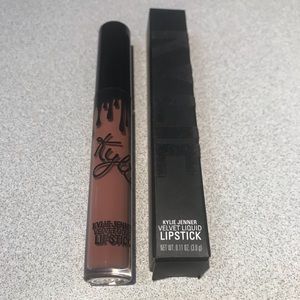 NWOT Authentic Kylie Velvet Lipstick - Basic